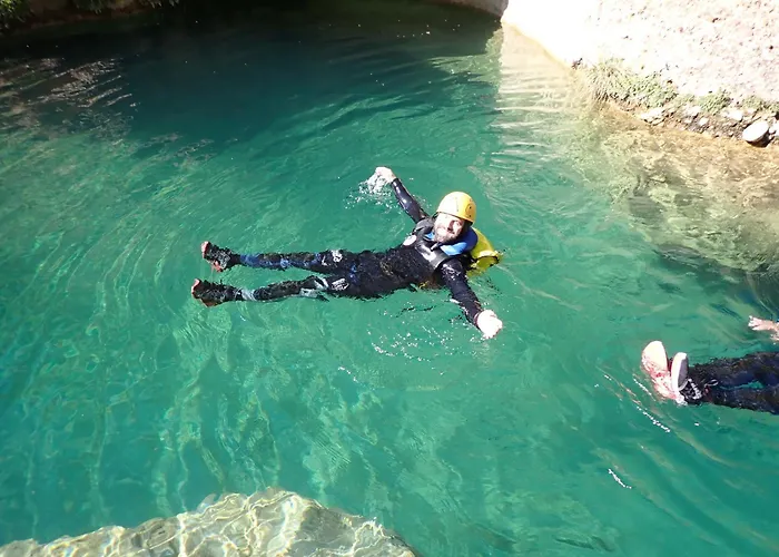 Auberge de jeunesse Almunias