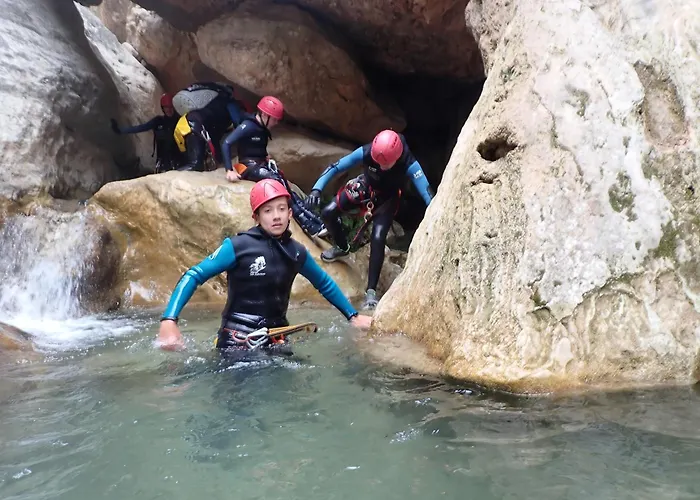 Almunias Auberge de jeunesse *